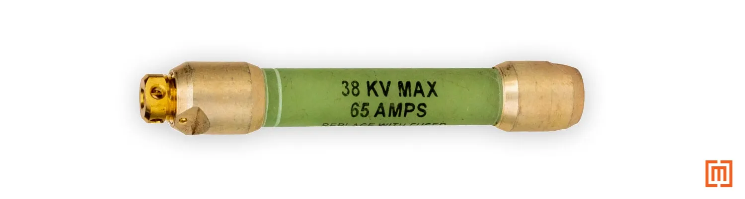 A picture of a 38kV bayonet fuse and catridge
