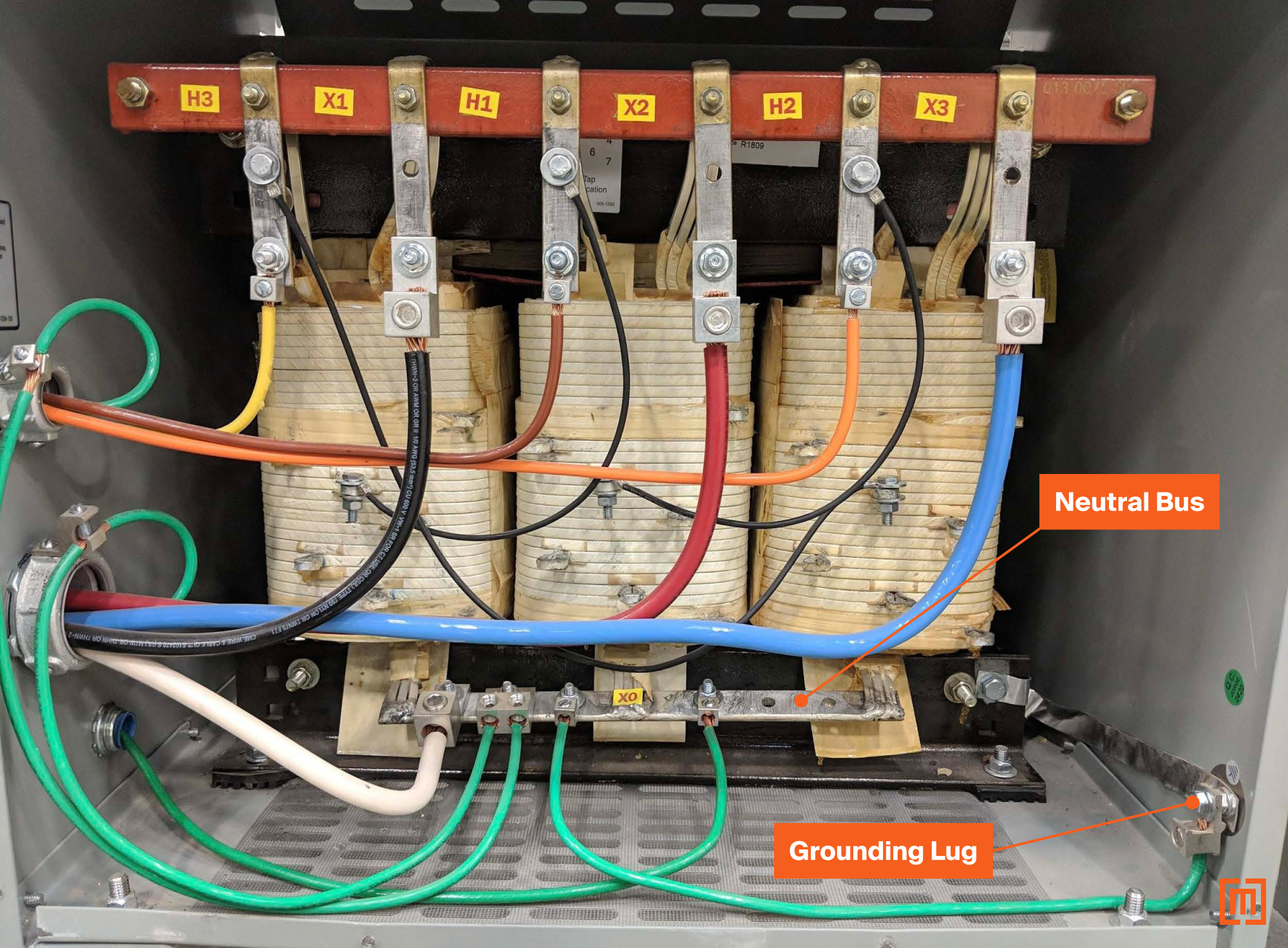 graphic of neutral bus and grounding lug on low voltage dry type transformer