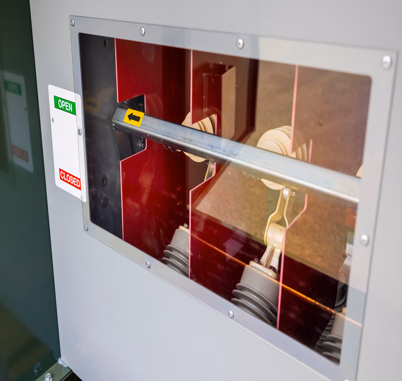 Maddox pad-mounted switchgear