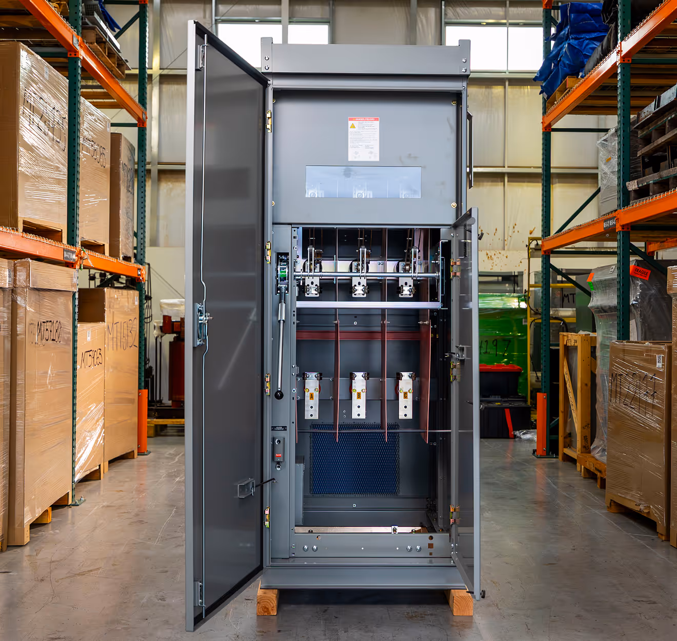 Maddox metal-enclosed switchgear