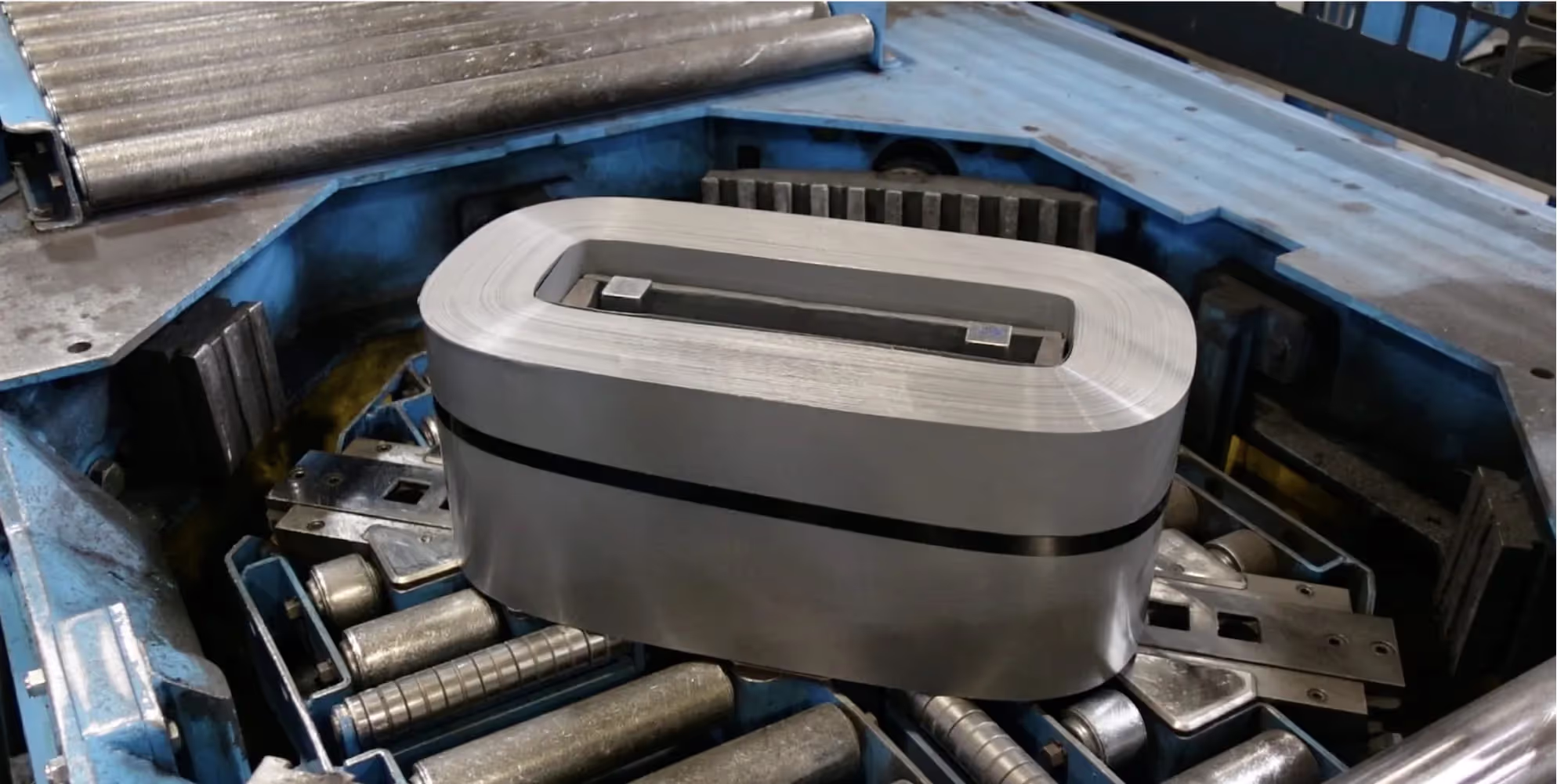 A distributed gap core being formed