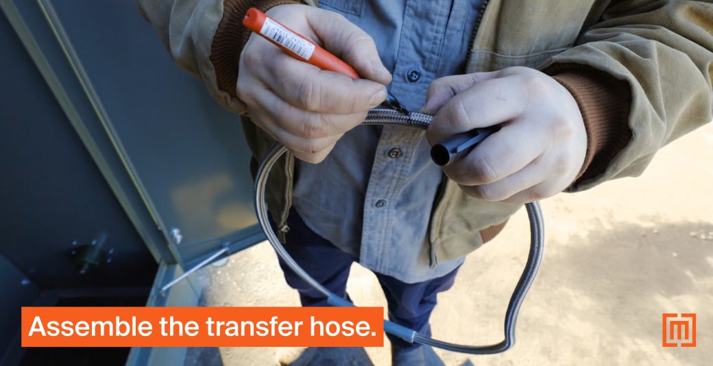 Mechanic marking transformer hose